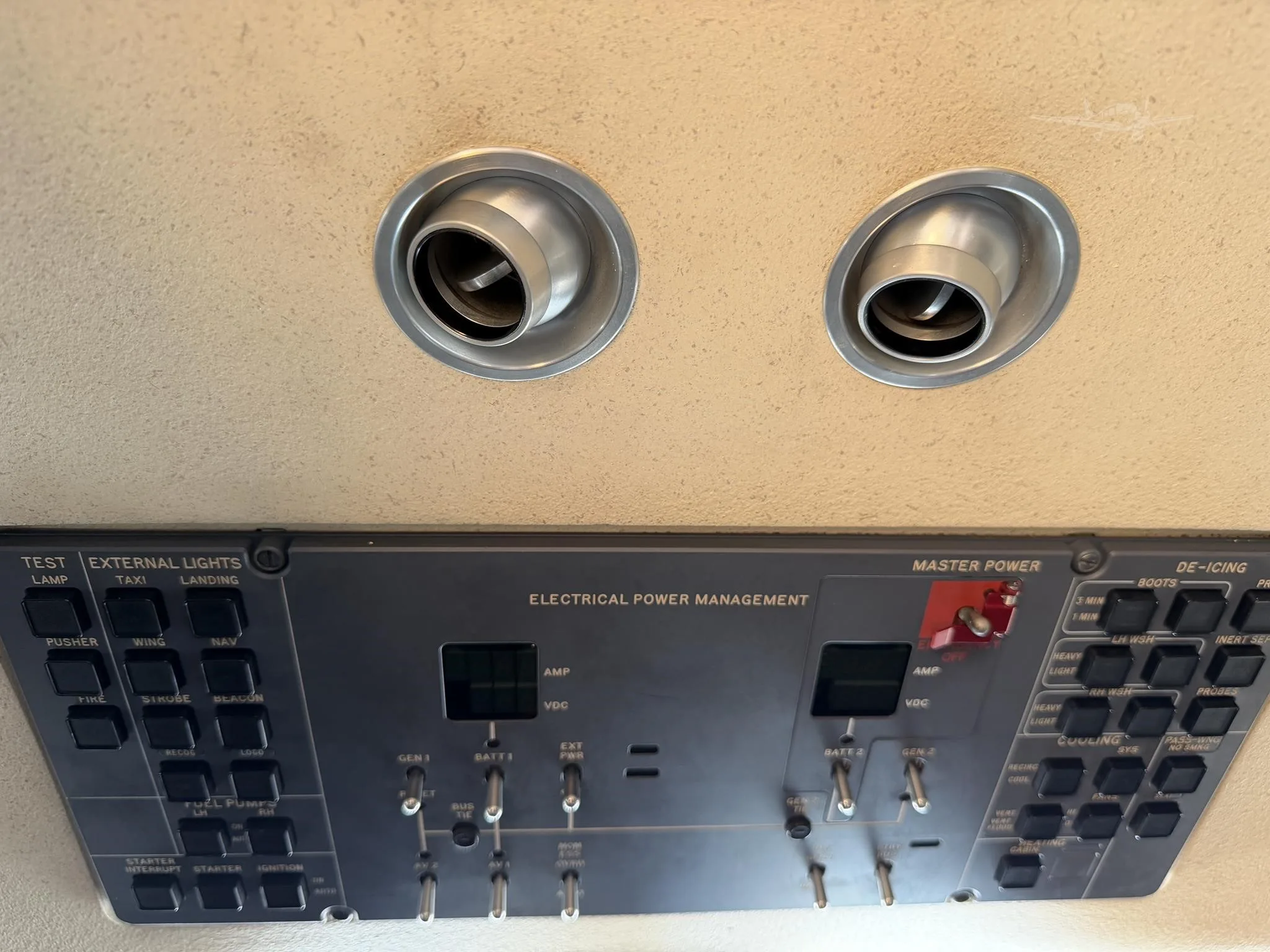 Avionics suite of a 2003 PILATUS PC-12/45.