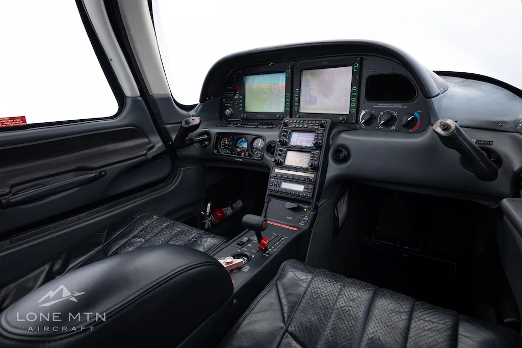 Avionics suite of a 2006 Cirrus SR20 G2 GTS.