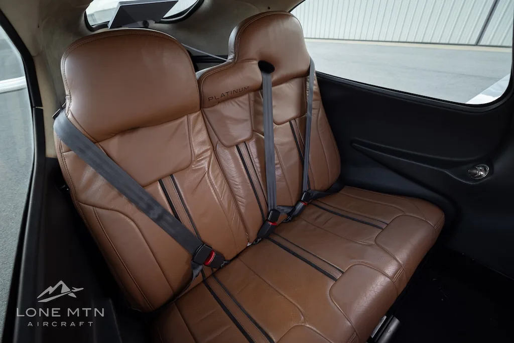Cabin interior of a 2014 Cirrus SR22T G5 GTS.