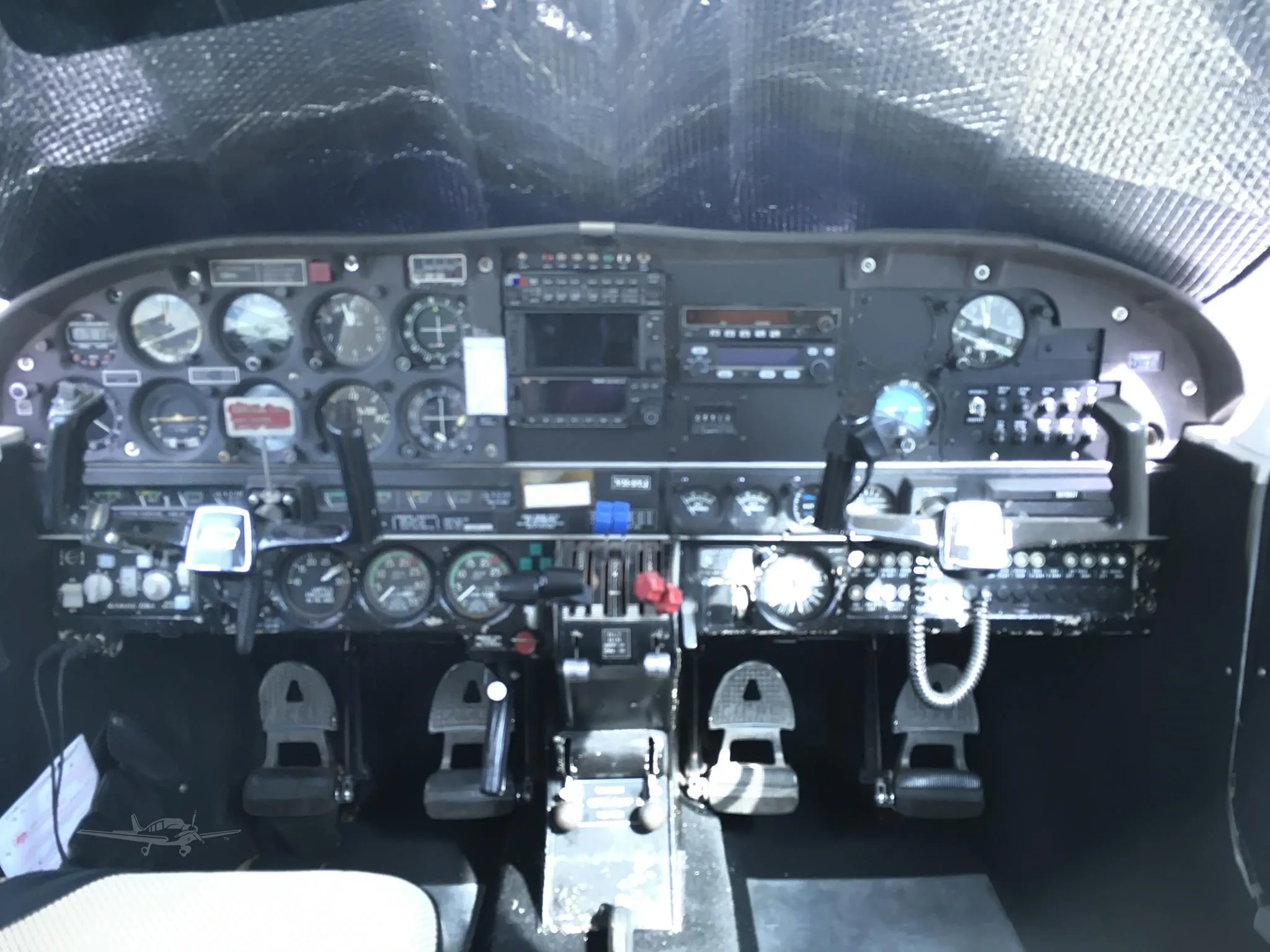 Cockpit and instrument panel of a 1972 PIPER SENECA.