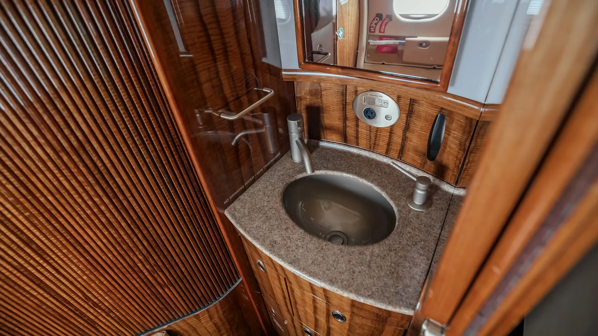 Cabin interior of a 2006 Bombardier Learjet 60.