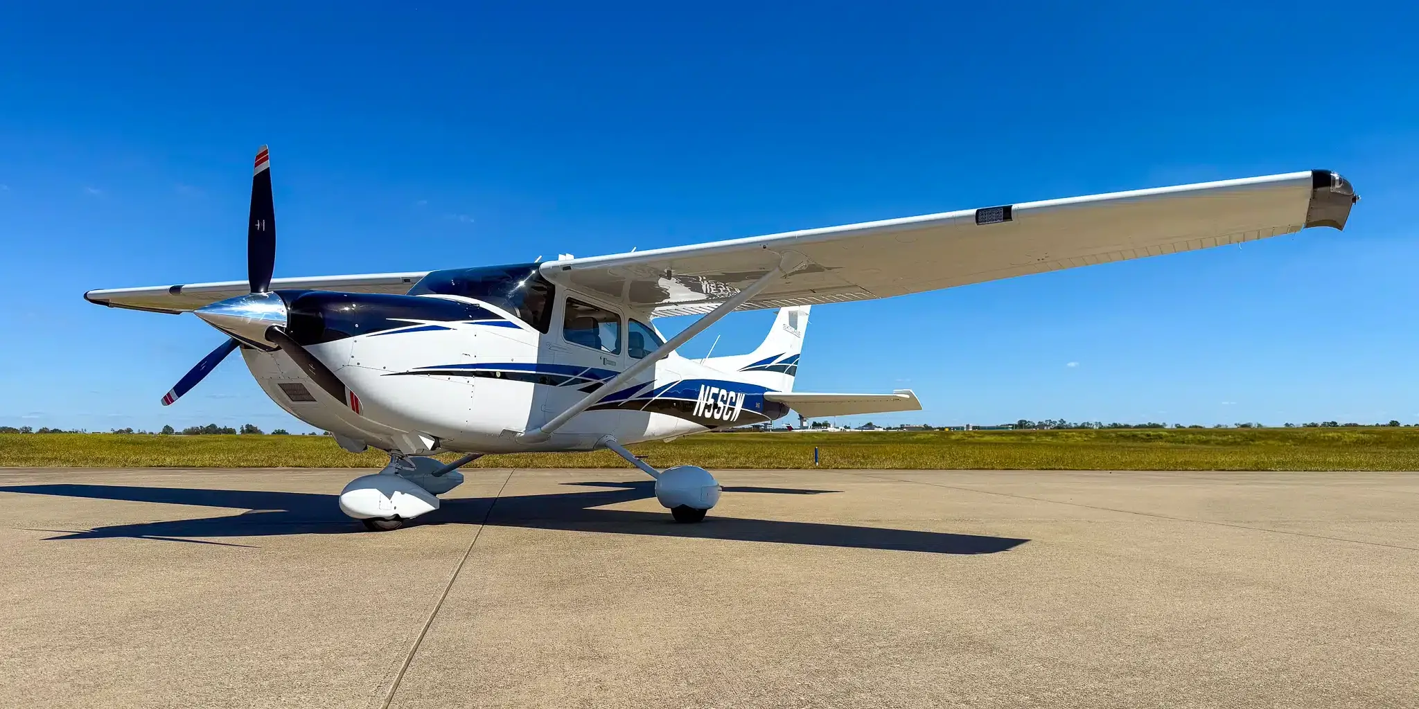 Exterior view of a 2023 Cessna 182T Skylane, N252SM.