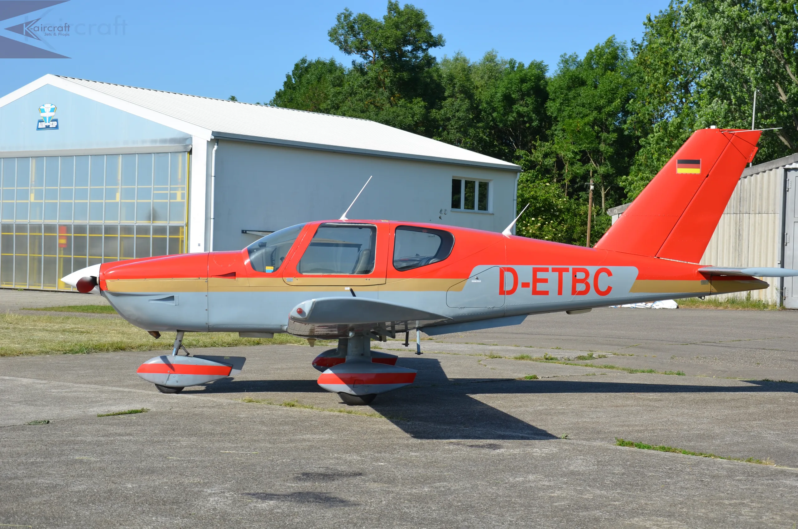 Exterior view of a 1986 Socata tb 10 tobago 446.