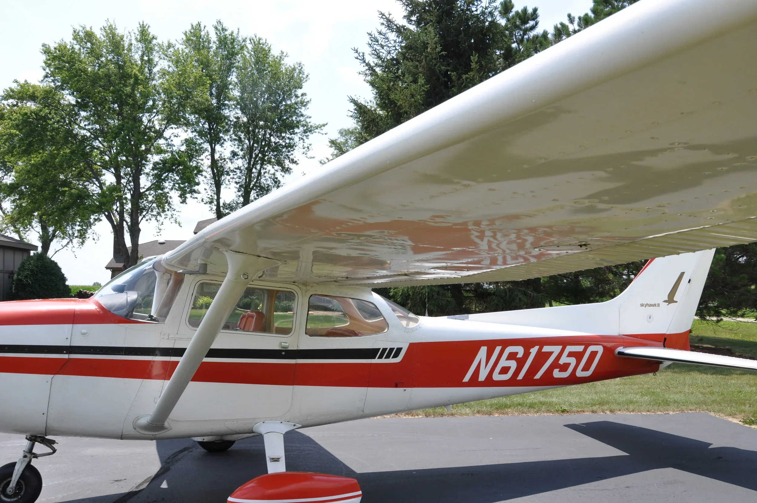 Cabin interior of a 1975 AKC AVIATION 172M.