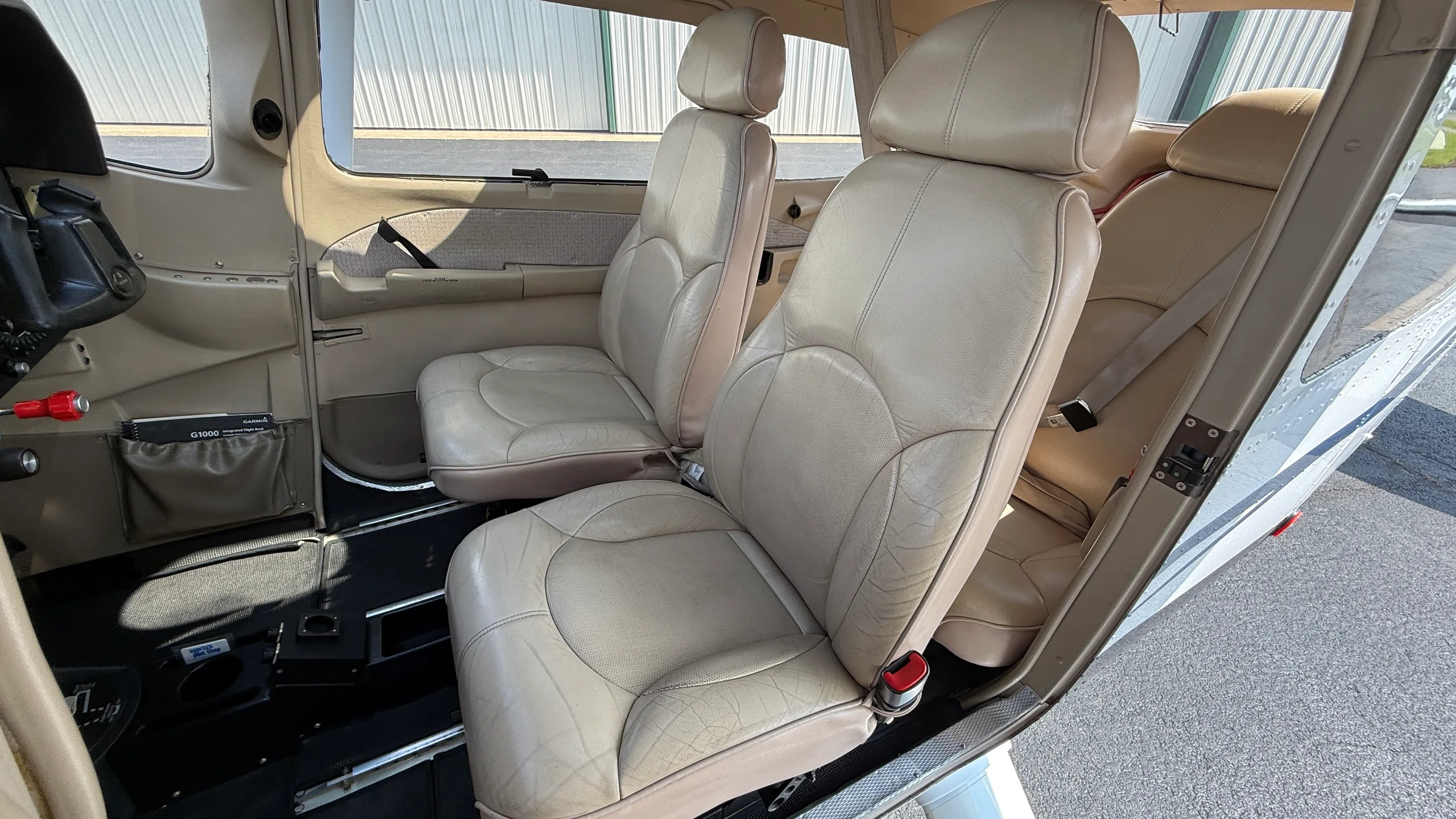 Exterior view of a 2010 Cessna 182T Skylane, 18282212, N981MR.