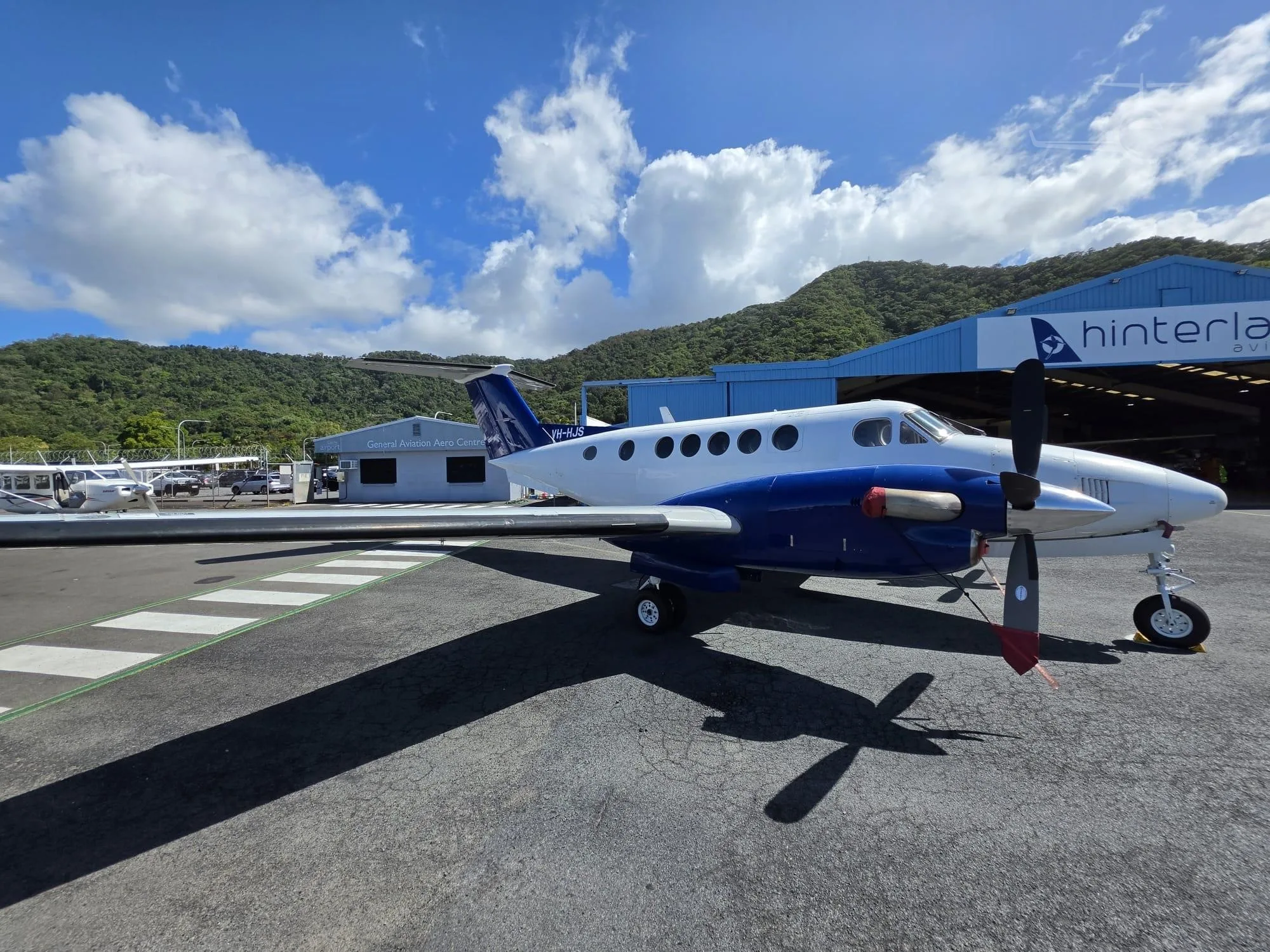 Vh-hjs - 1984 Beechcraft King AIR B200