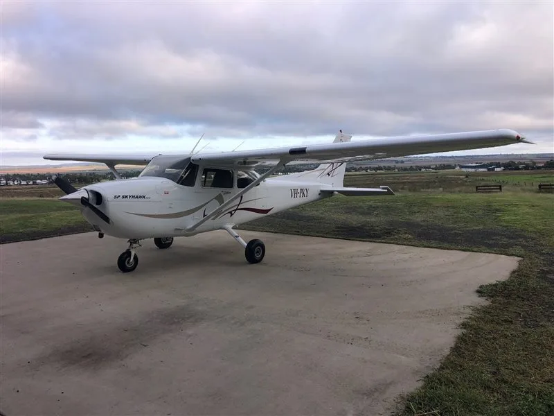 Exterior view of a 1998 Cessna 172S, VH-PKY.