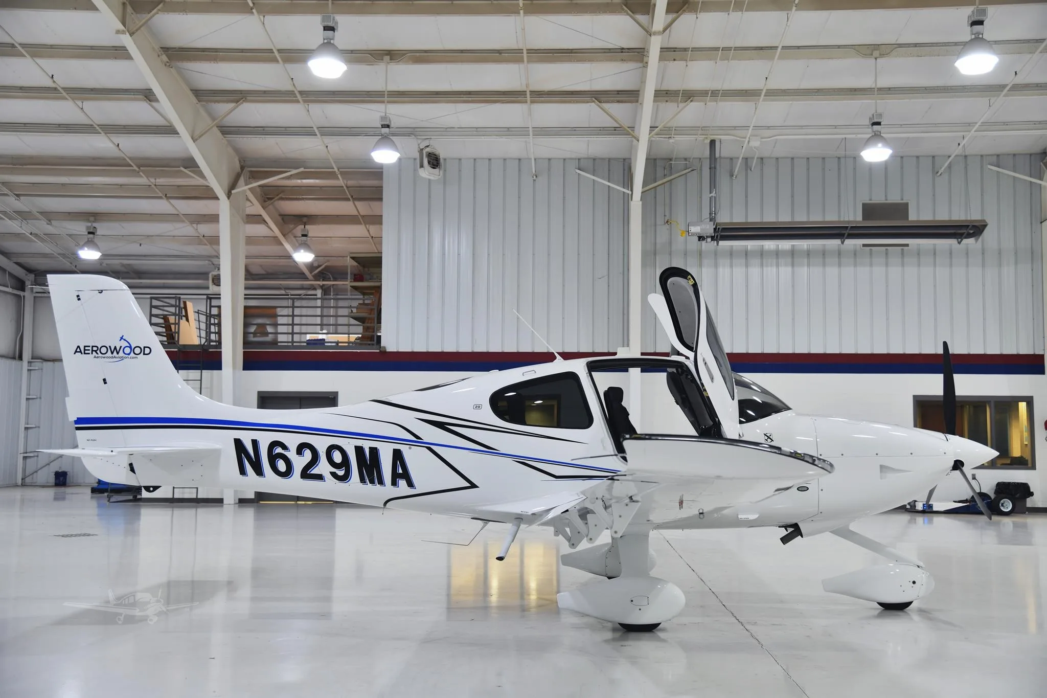 Exterior view of a 2025 CIRRUS SR20-G7, N629MA.