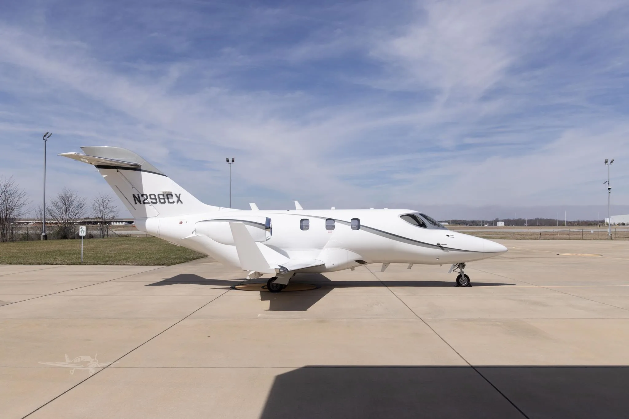 Exterior view of a 2022 HONDA JET ELITE S, N296CX.