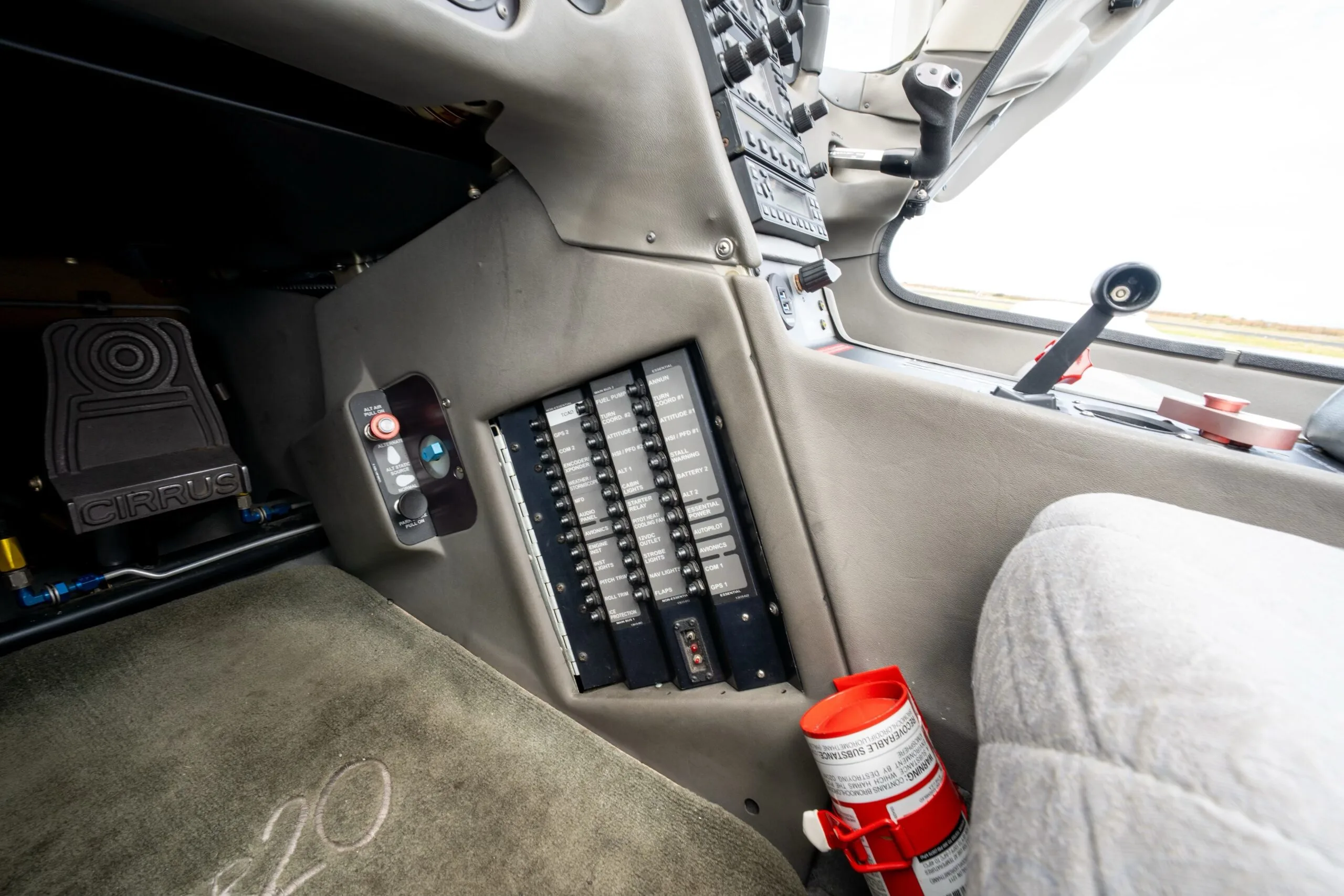 Cabin interior of a 2003 Cirrus SR20-G1.