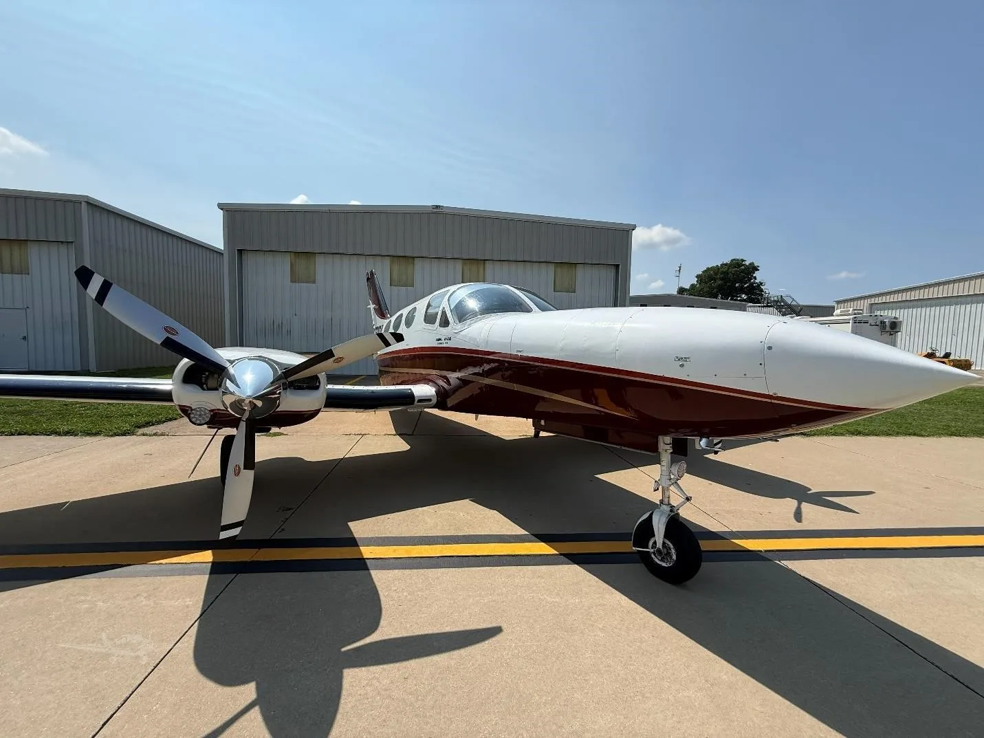 Exterior view of a 1980 CESSNA 414A, N650BD.