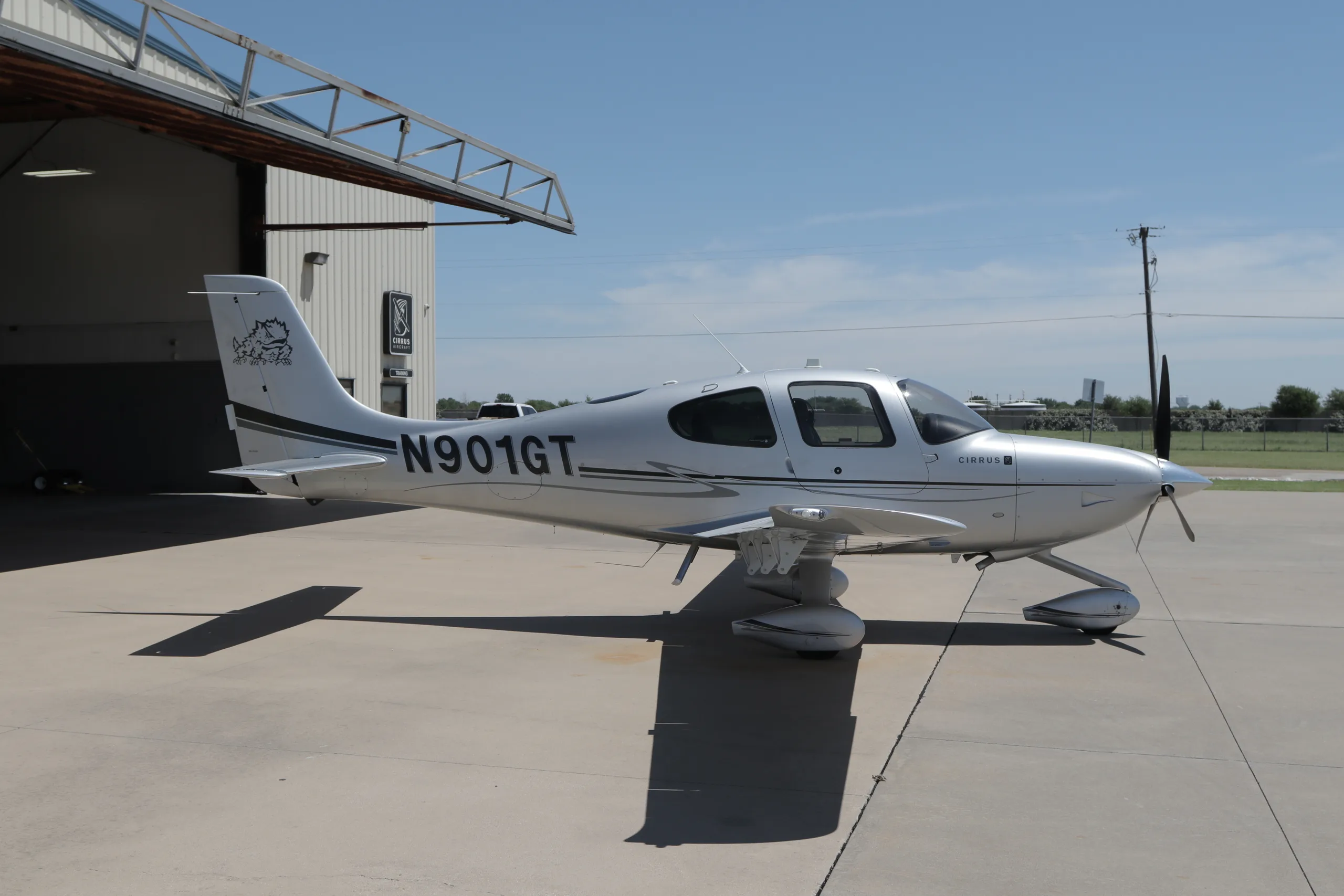 Exterior view of a 2011 Cirrus SR-22 G3 3788, N901GT.
