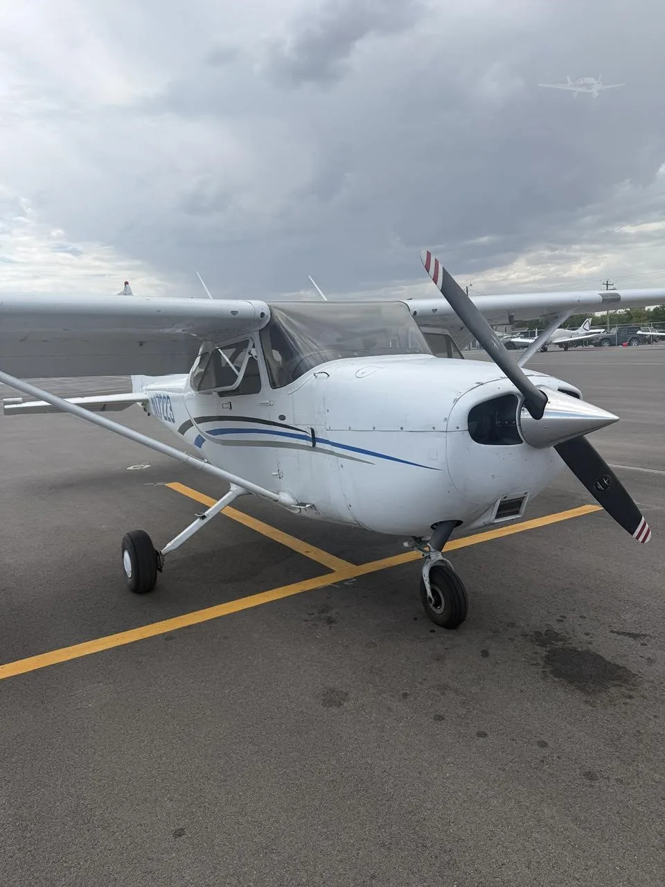 Exterior view of a 2007 CESSNA 172S SKYHAWK SP, N17223.