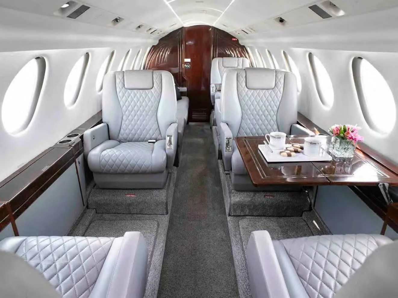 Cabin interior of a 1993 DASSAULT FALCON 50.