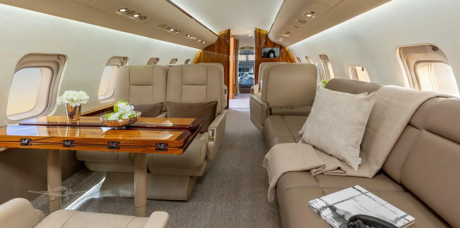 Cabin interior of a 2000 BOMBARDIER CHALLENGER 604.