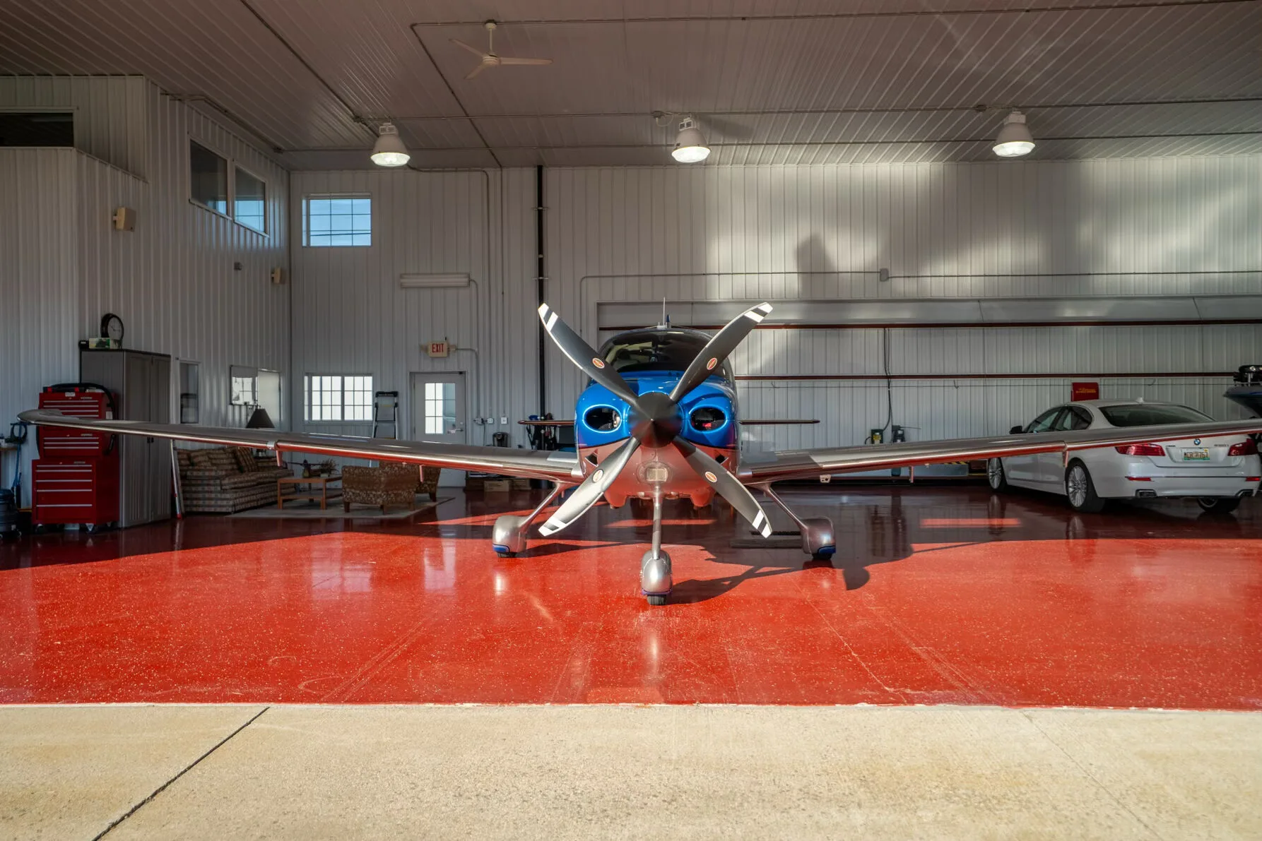 Exterior view of a 2019 Cirrus SR22T G6.