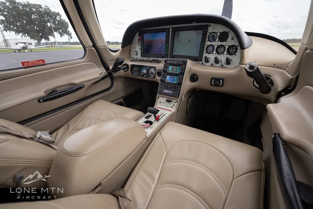 Cabin interior of a 2004 Cirrus SR22 G2 GTS.