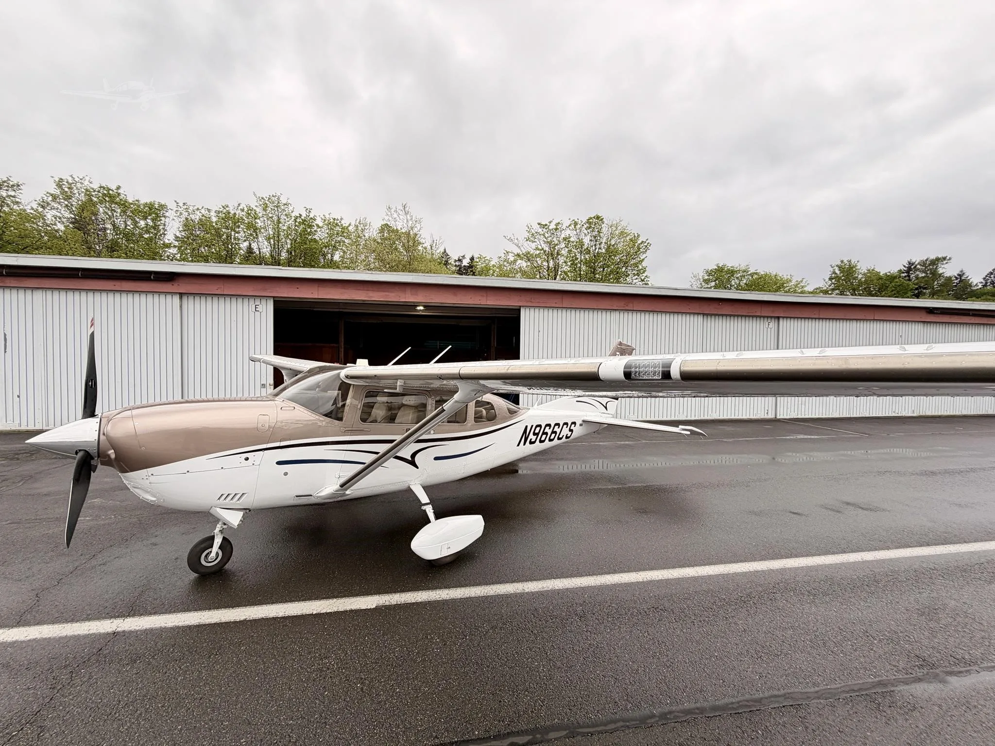 Exterior view of a 2012 CESSNA TURBO 206H STATIONAIR, N966CS.