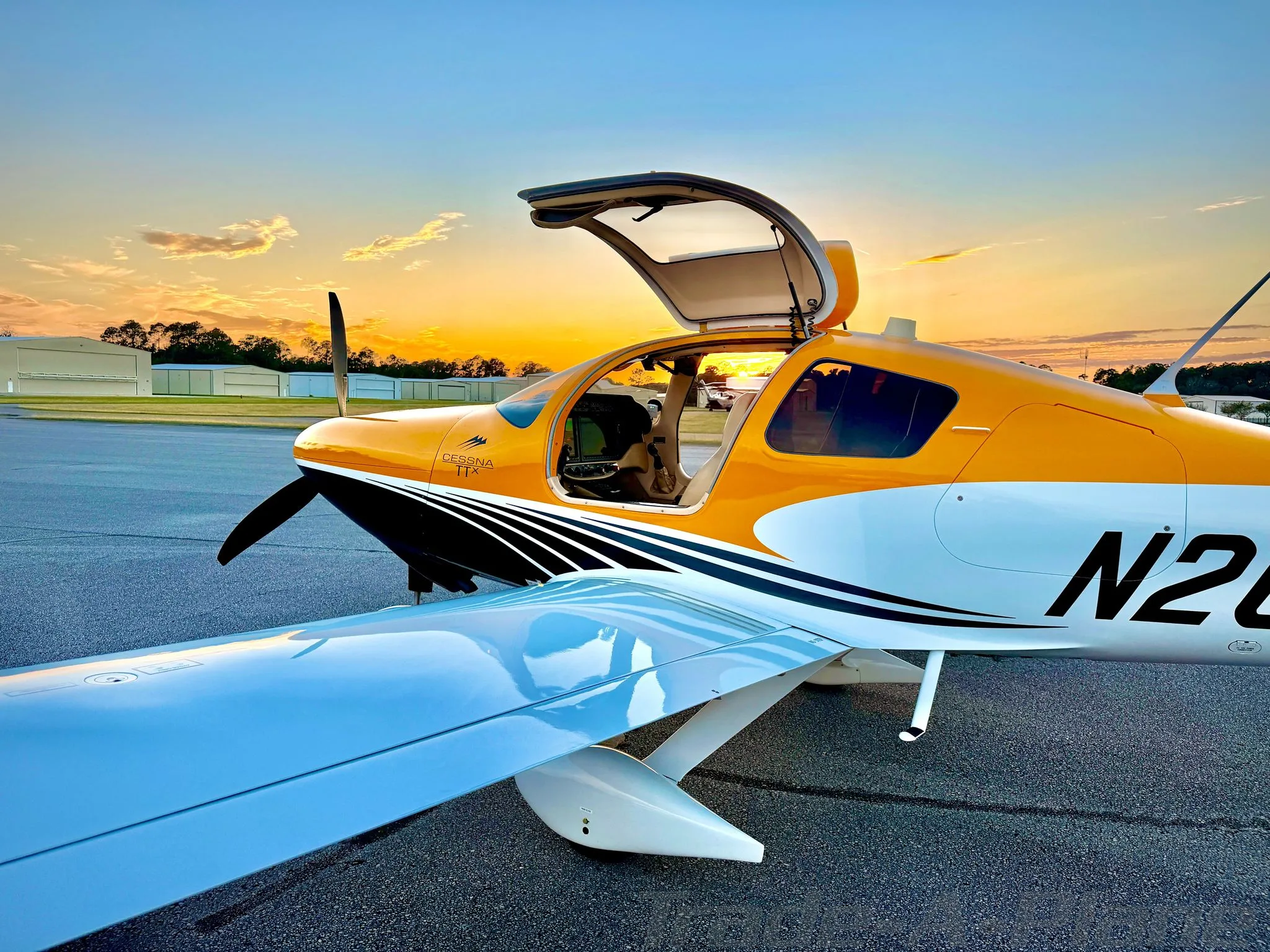 Exterior view of a 2014 CESSNA TTX 240, N262TS.