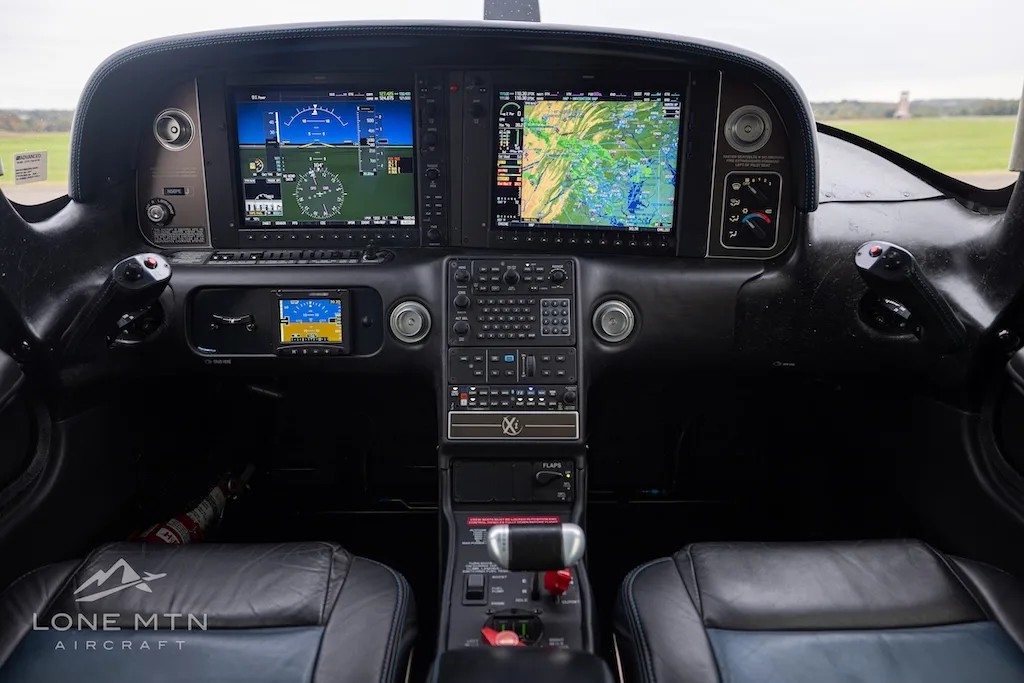 Avionics suite of a 2010 Cirrus SR22 G3 GTS.