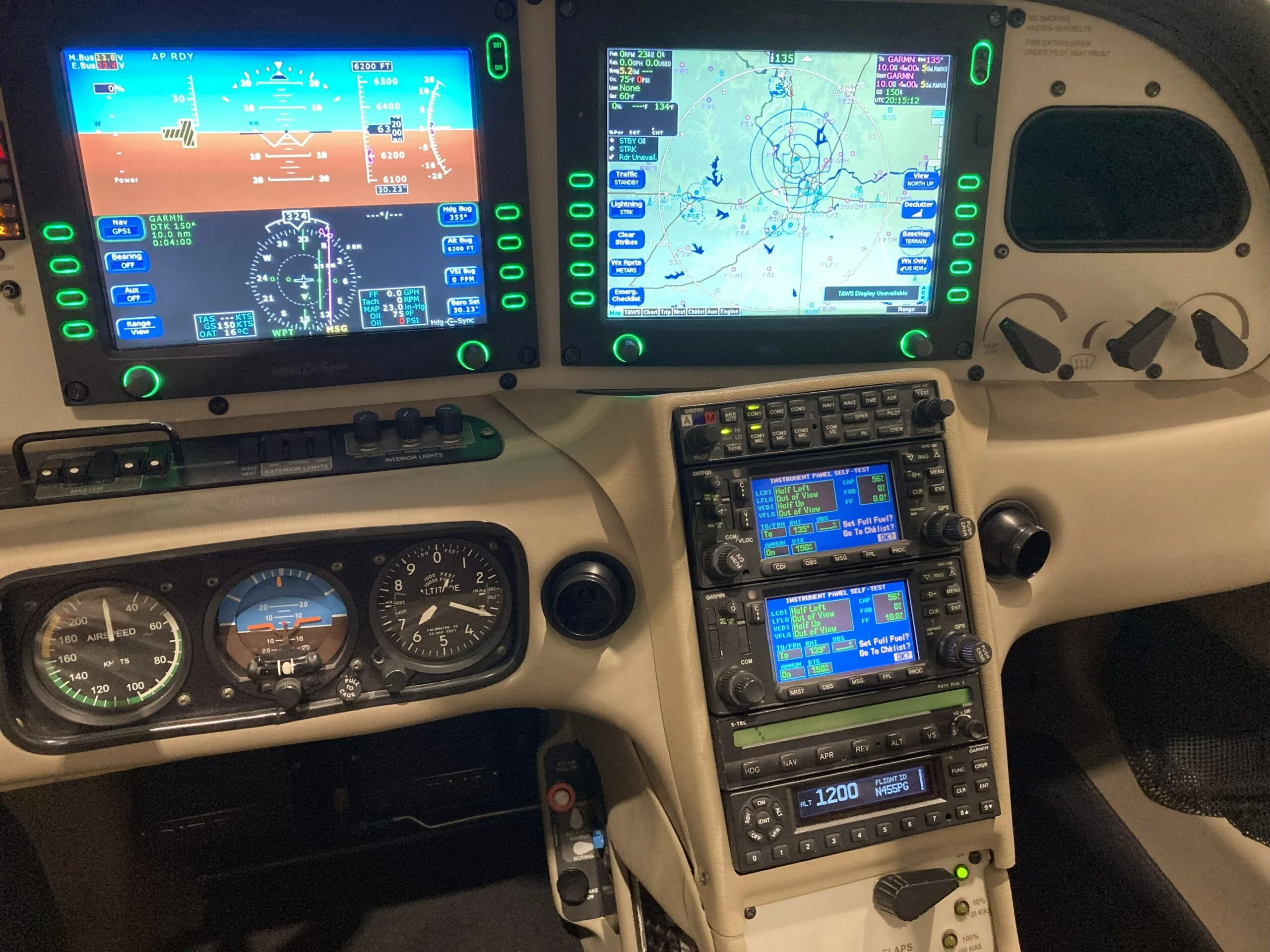 Avionics suite of a 2006 Cirrus SR20-G2.