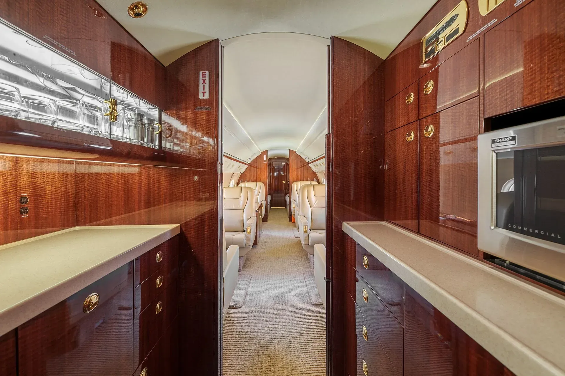 Cabin interior of a 2005 Gulfstream G350.