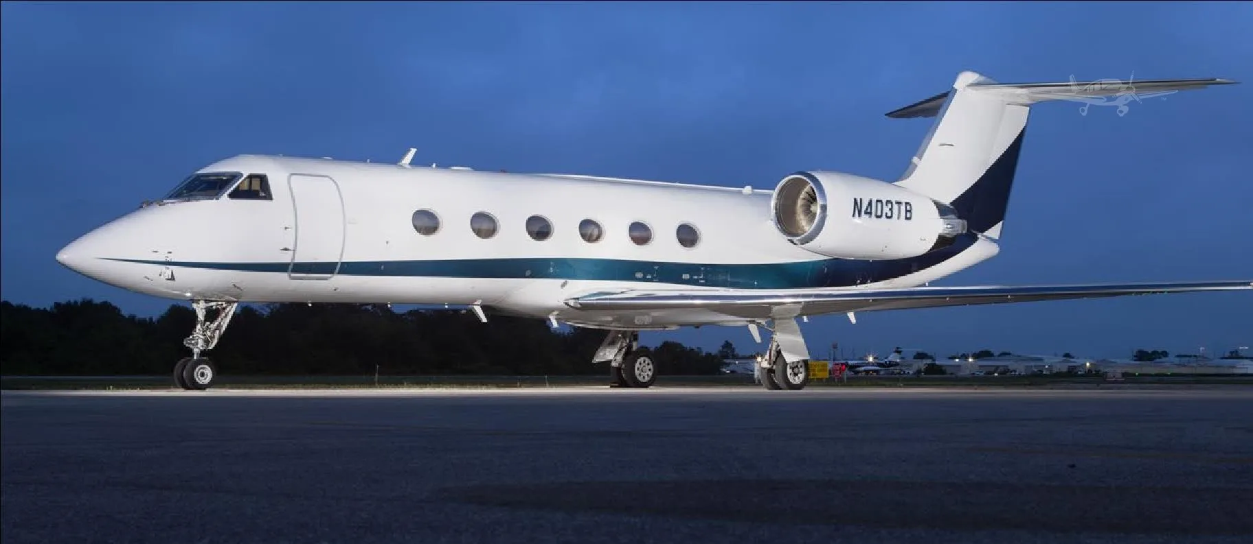 Exterior view of a 1992 GULFSTREAM GIV, N403TB.