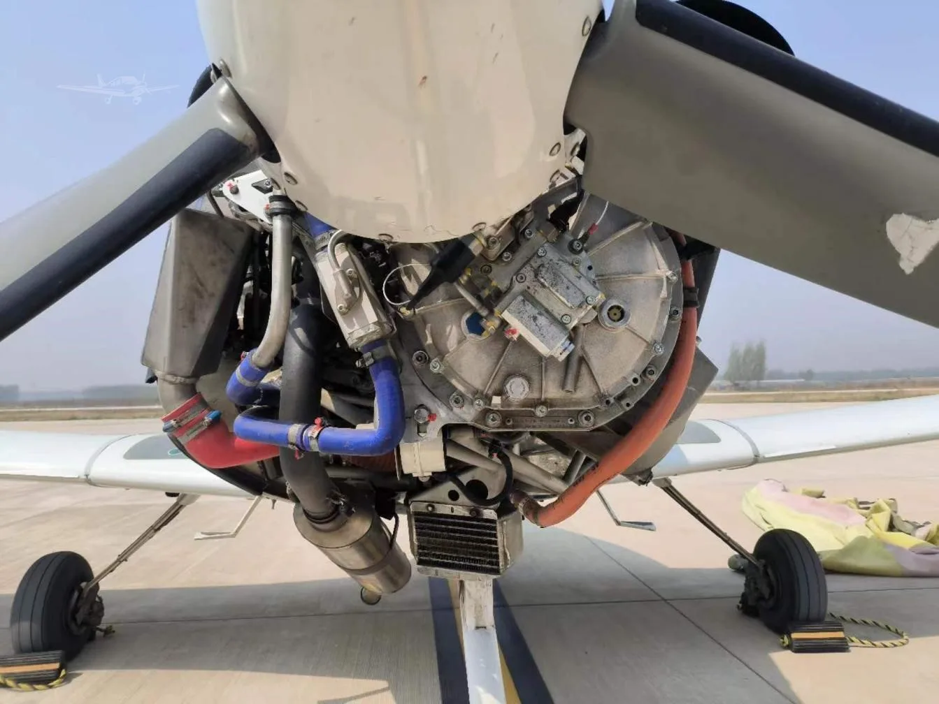 Engine detail of a 2014 DIAMOND DA40 D.