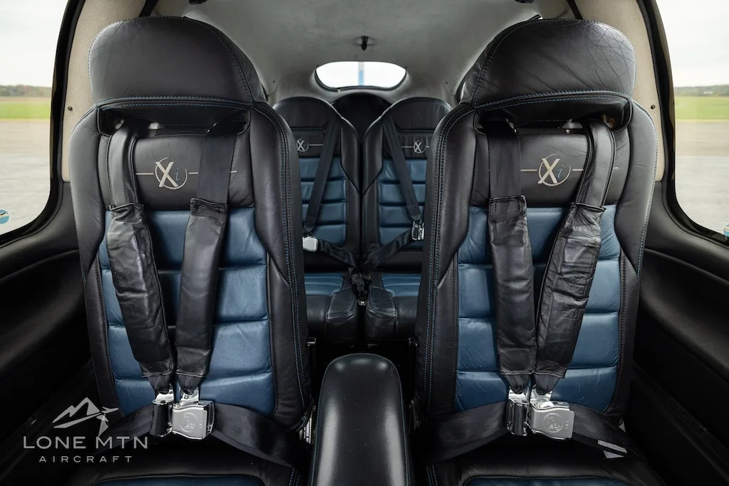 Cabin interior of a 2010 Cirrus SR22 G3 GTS.