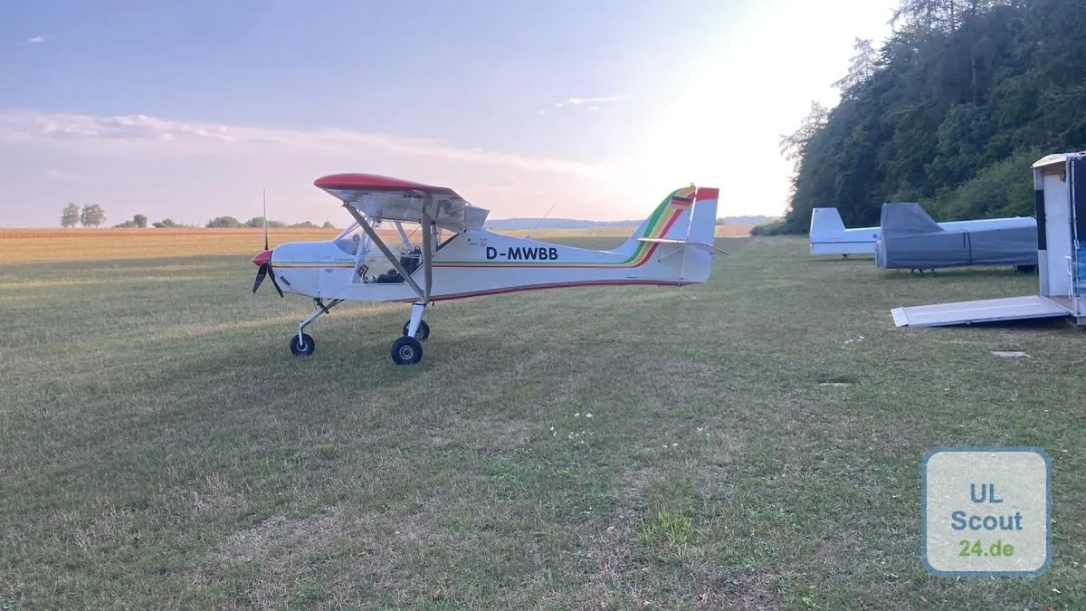 Exterior view of a 1997 Aeropro Eurofox, D-MWBB.