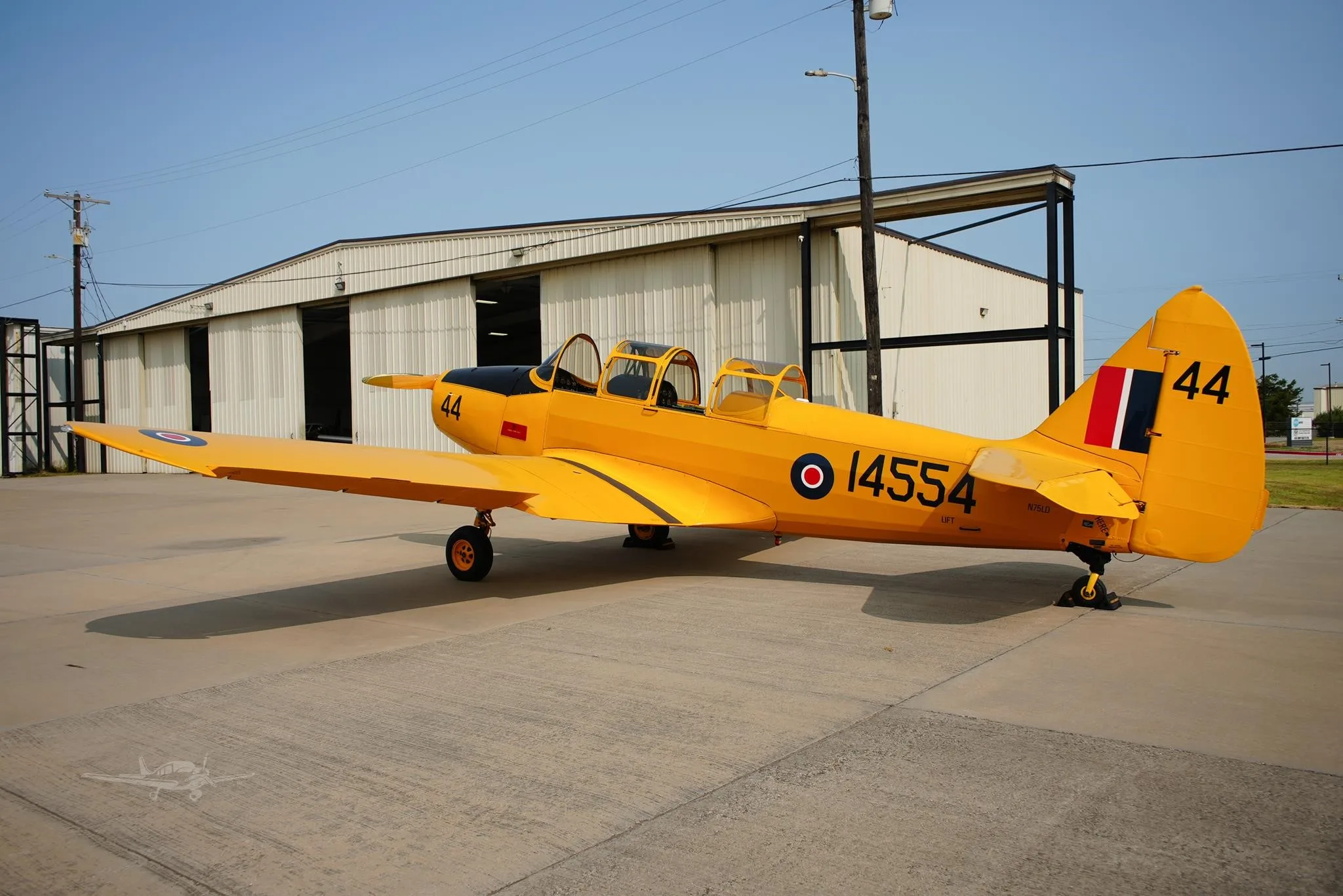 Exterior view of a 1943 FAIRCHILD PT-26, N75LD.