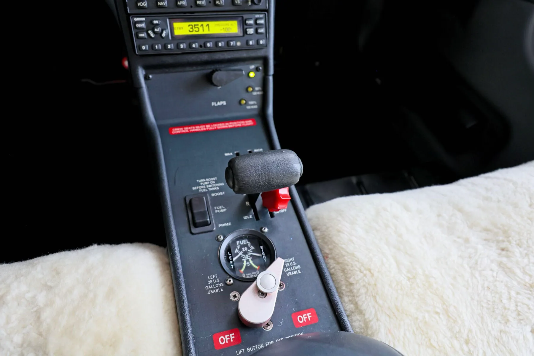 Avionics suite of a Cirrus SR20-G2 GTS.