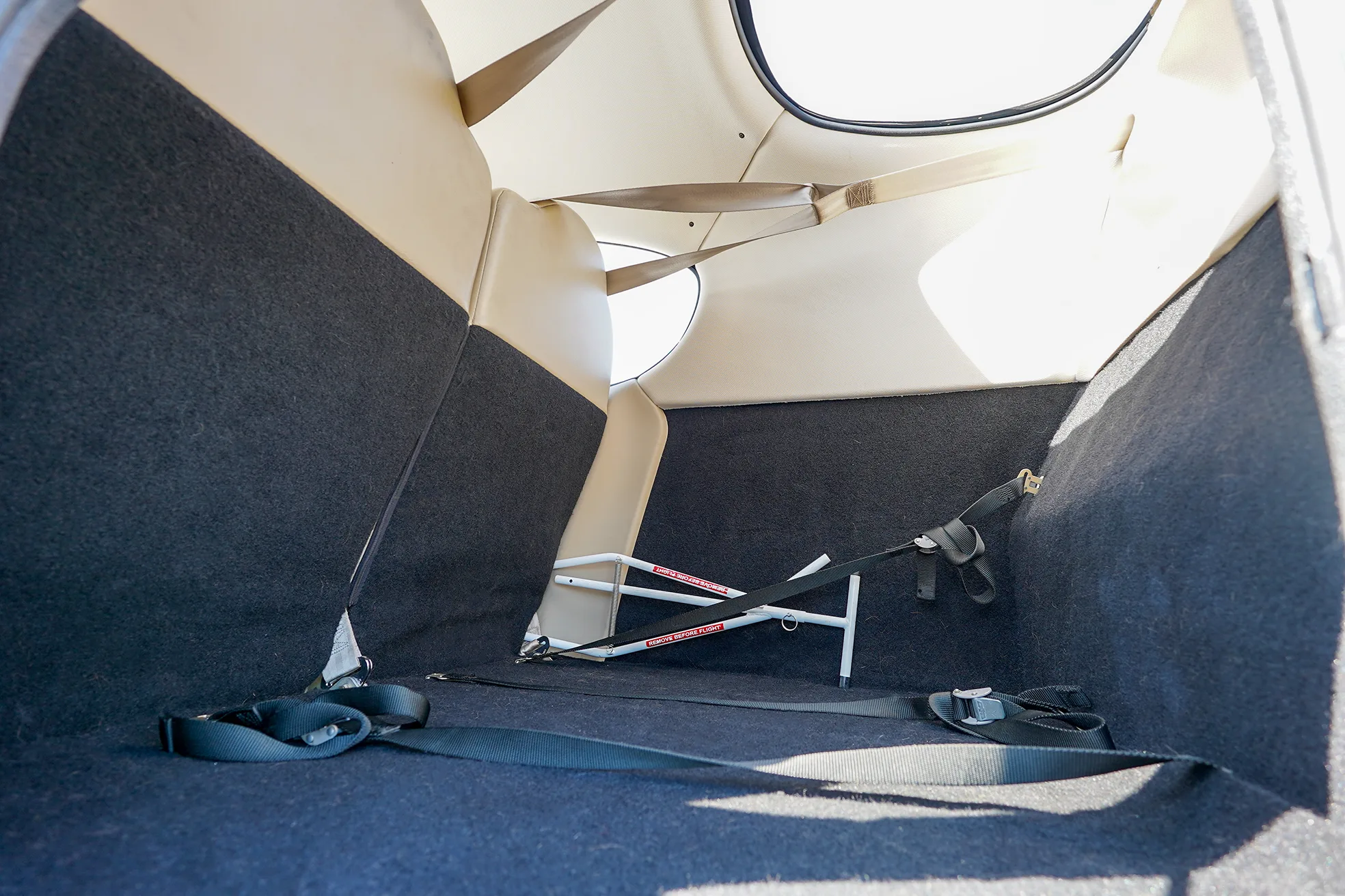 Cabin interior of a 2005 Cirrus SR22 G2.