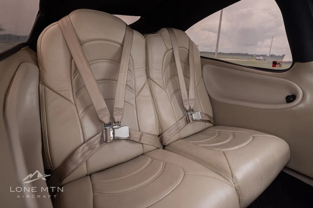 Cabin interior of a 2004 Cirrus SR22 G2 GTS.