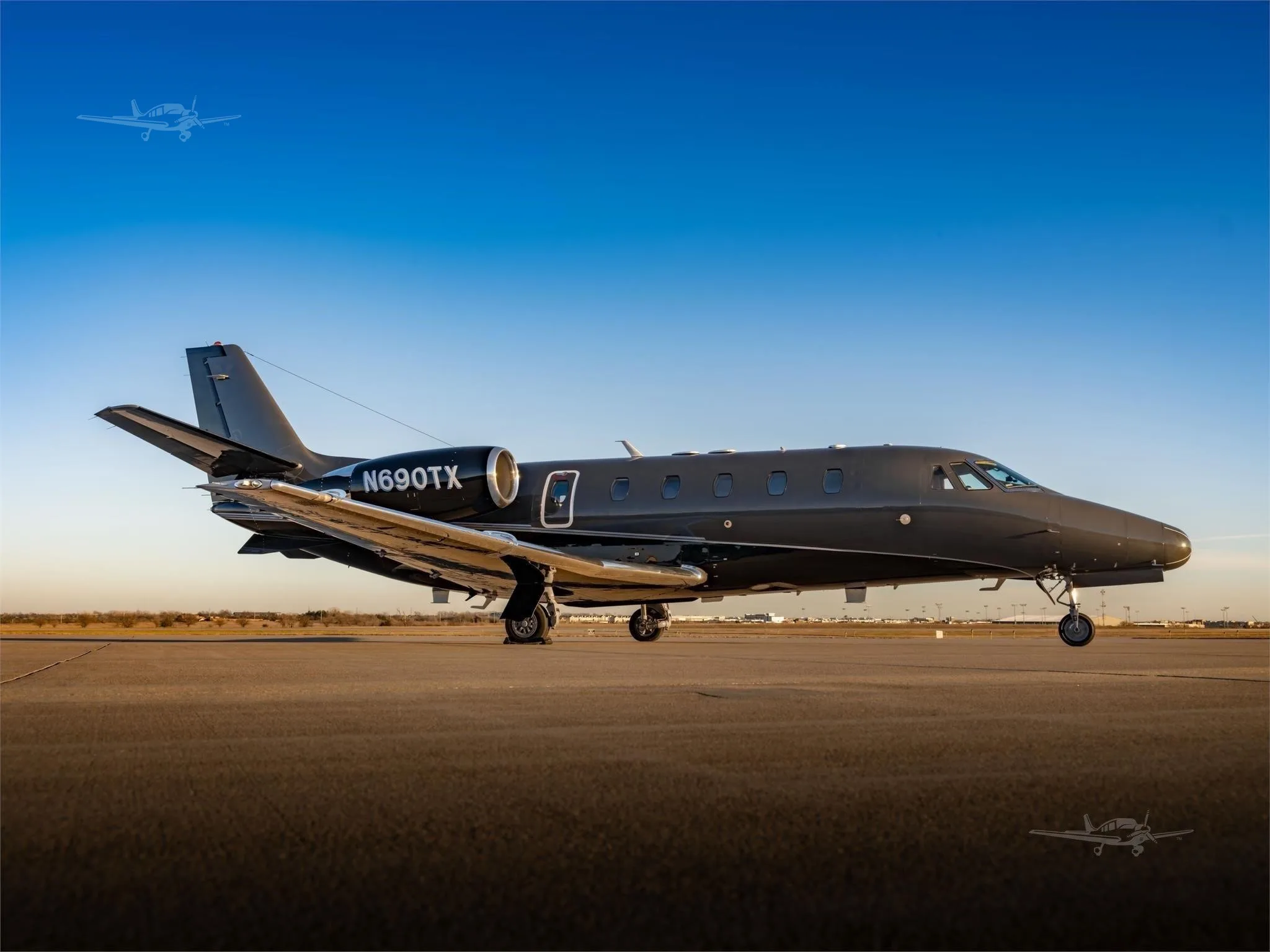 Exterior view of a 2002 CESSNA CITATION EXCEL, N690TX.