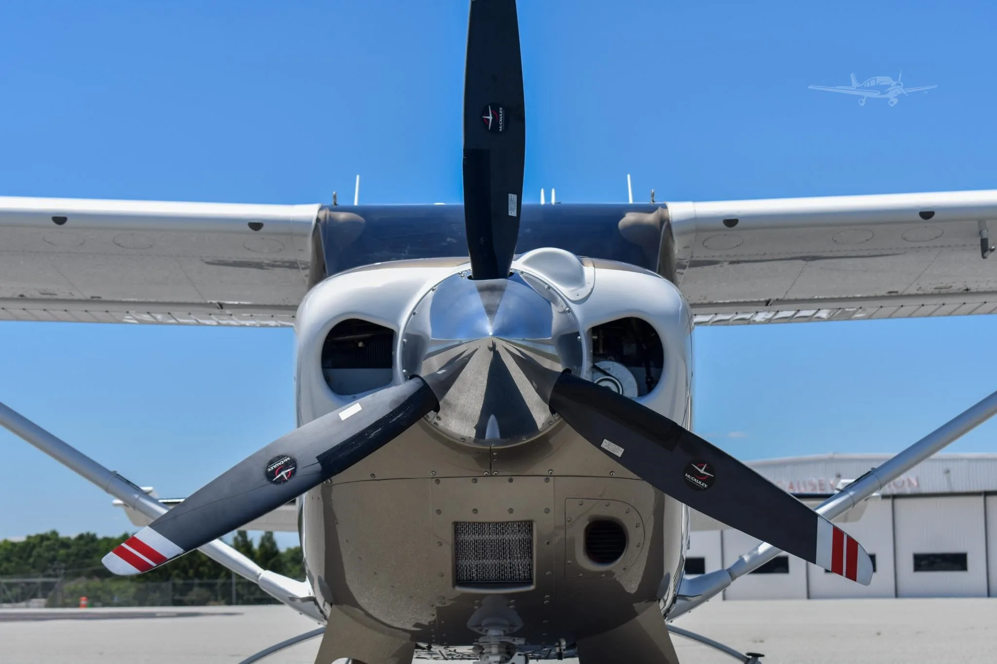 Engine detail of a 2009 CESSNA TURBO 206H STATIONAIR.