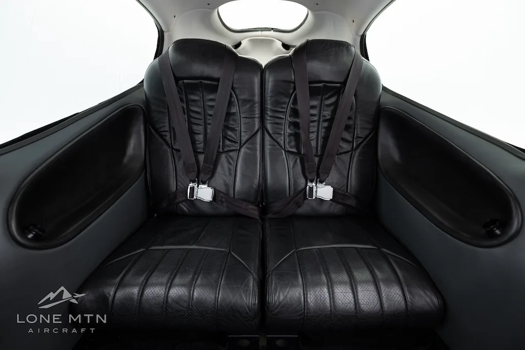 Cabin interior of a 2006 Cirrus SR20 G2 GTS.