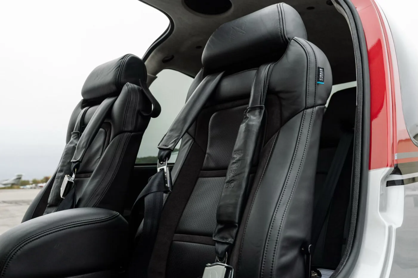 Cabin interior of a Cirrus SR22-G6 GTS.