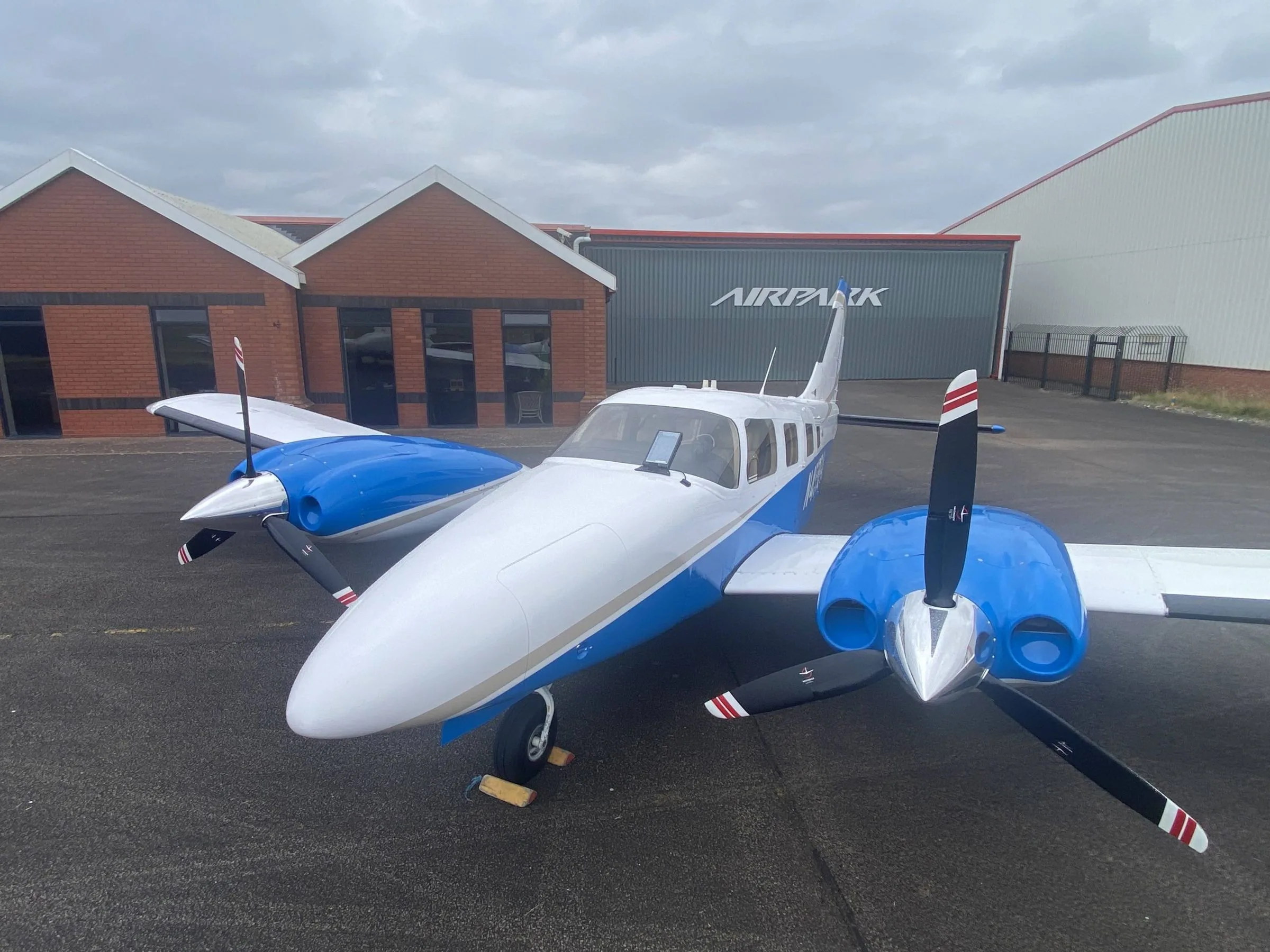 Exterior view of a 2014 Piper PA-34-220T Seneca V.