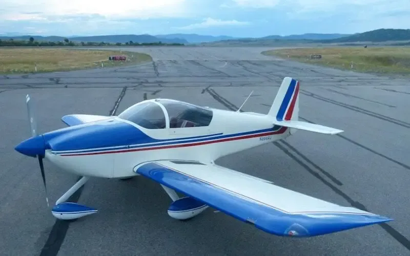 Exterior view of a 2007 Vans, RV-9.