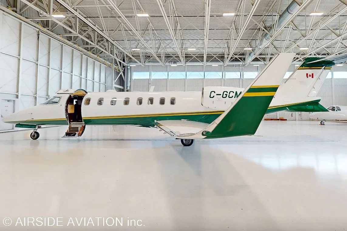 Exterior view of a 2012 Jet.