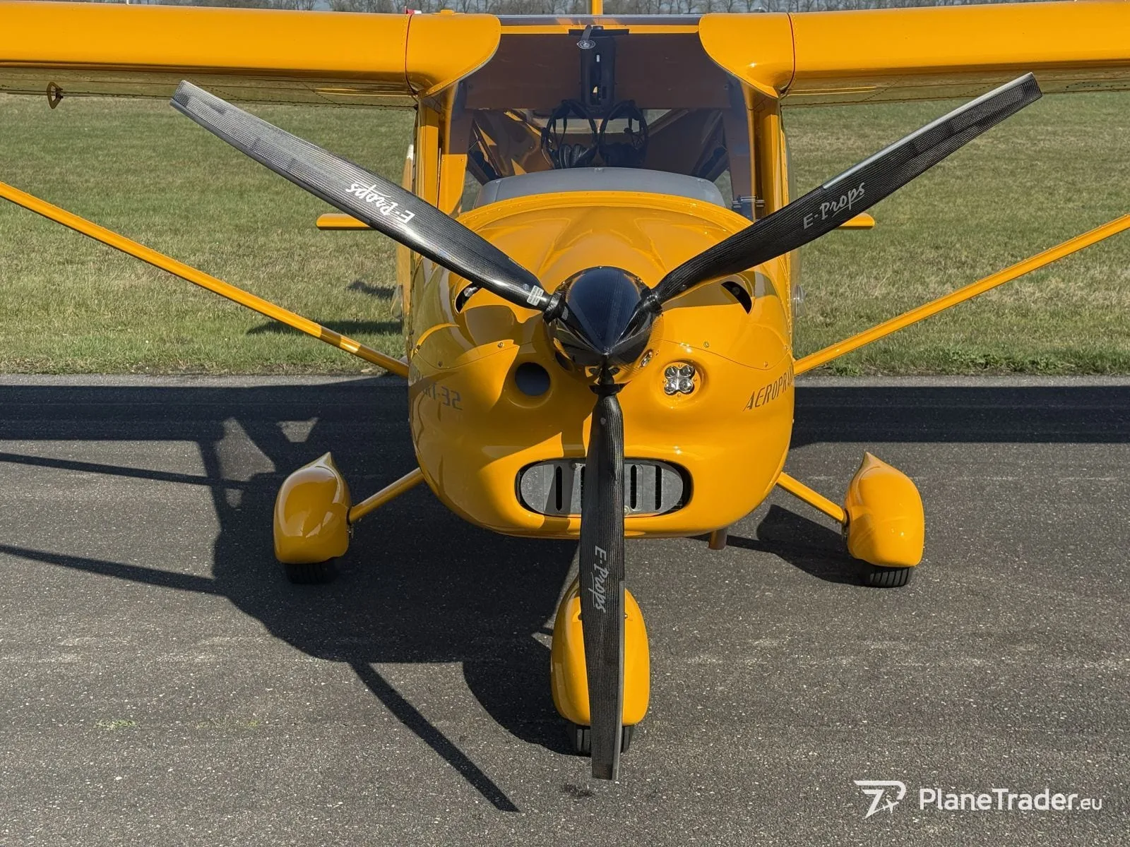 Exterior view of a 2023 Aeroprakt A32, PH-0C1.