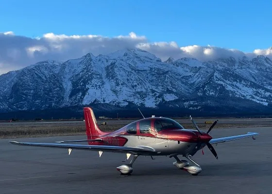 Exterior view of a 2022 Cirrus SR22T-G6, N822GG.