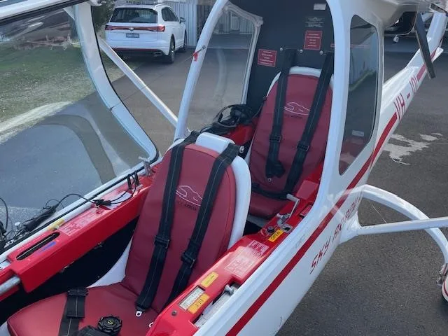 Cabin interior of a 1998 SKY ARROW 650TC.