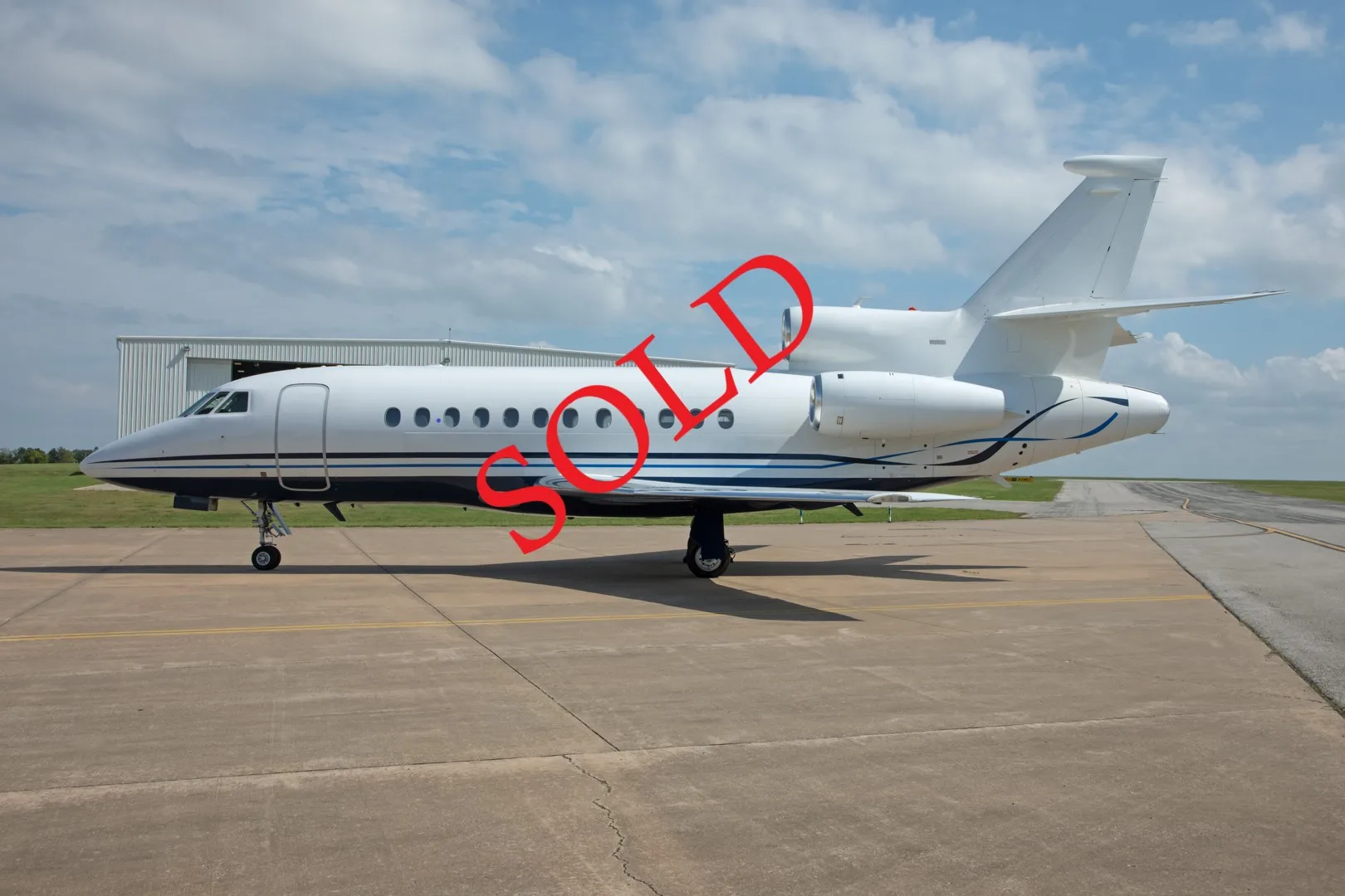 Exterior view of a 1978 Hawker 125-700A, N10C.