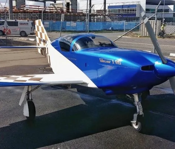 Exterior view of a 1988 GLASAIR SH-2R.