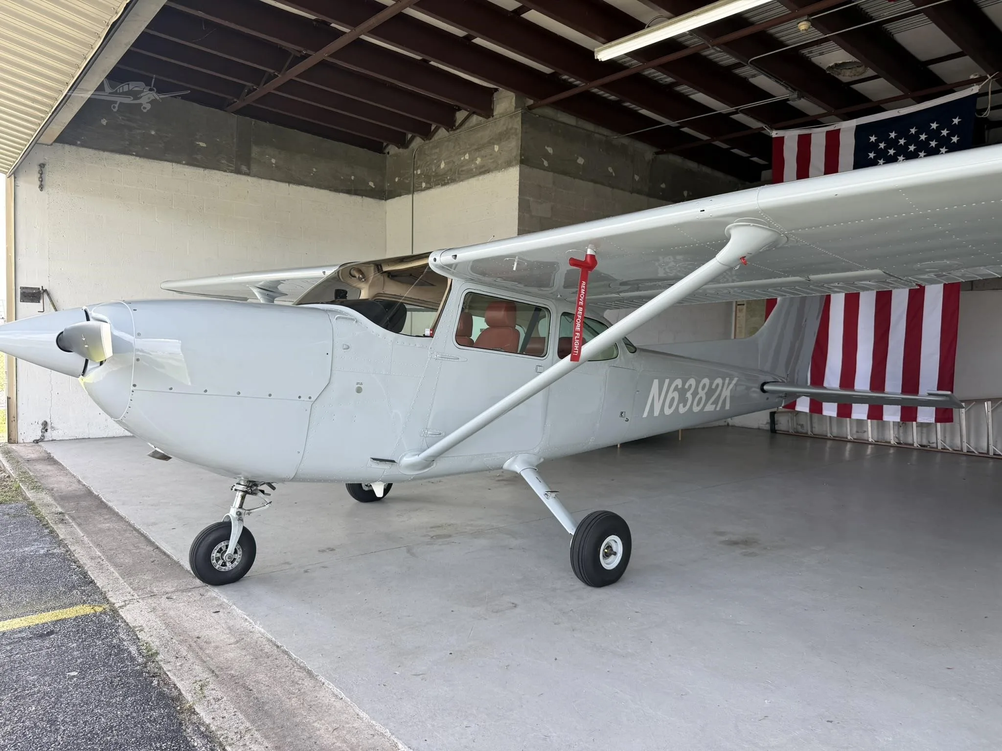 Exterior view of a 1977 CESSNA R172 HAWK XP, N6382K.