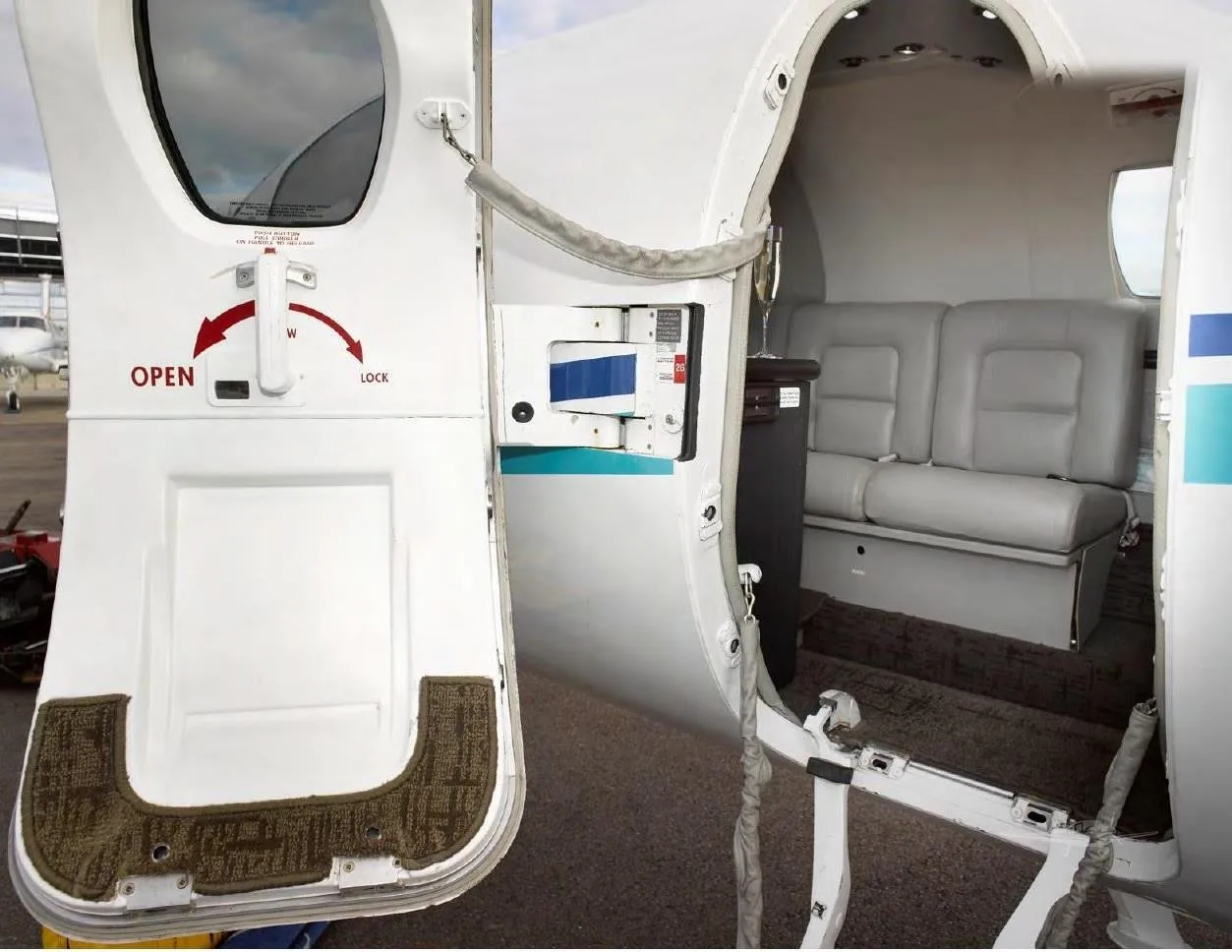 Cabin interior of a 1994 CESSNA CITATION V ULTRA.