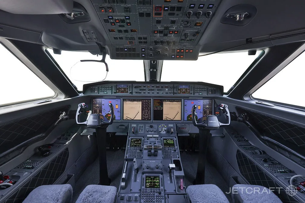 Cockpit and instrument panel of a 2013 Gulfstream G650ER.