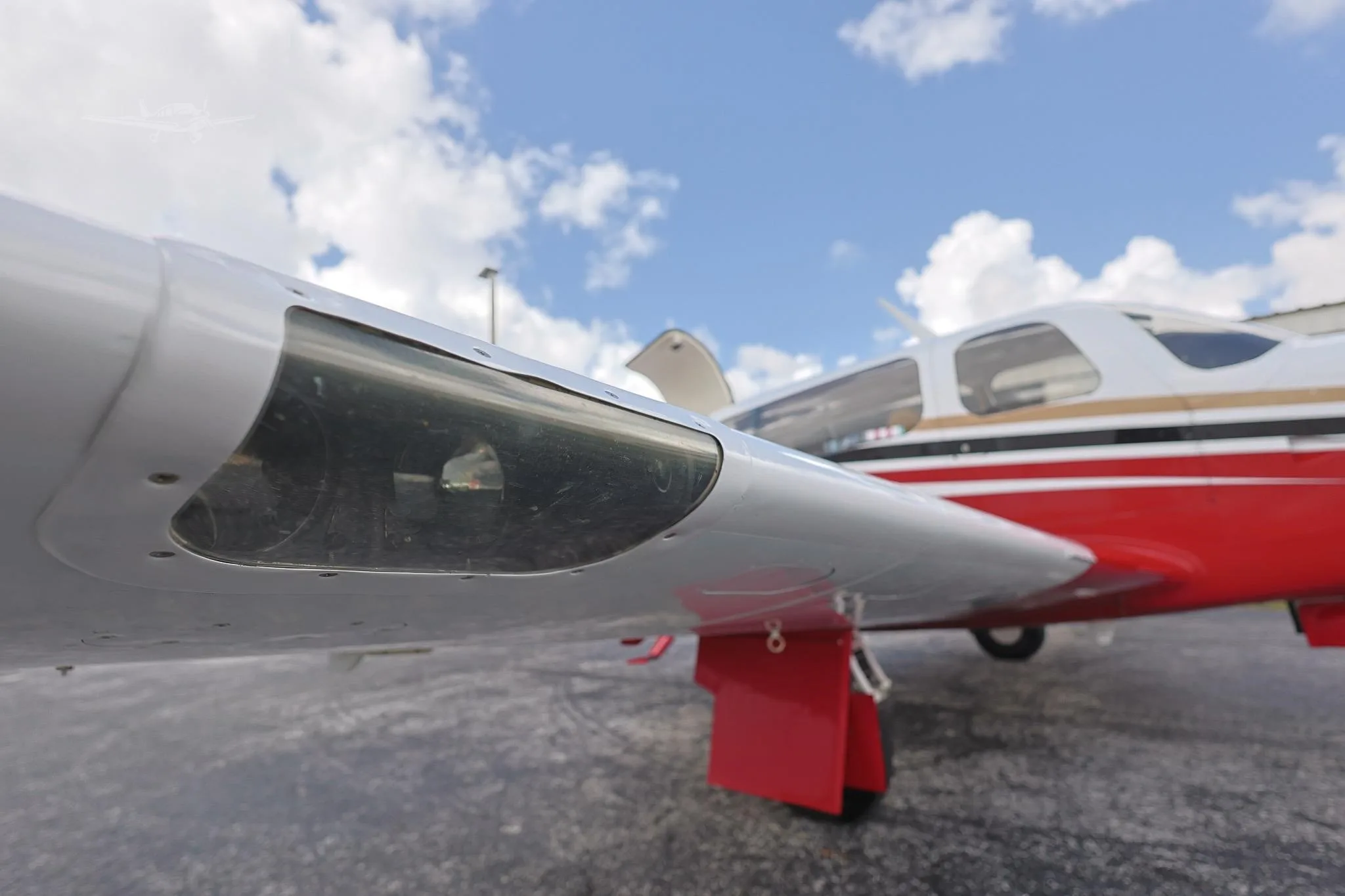 Exterior view of a 1993 MOONEY M20M TLS, N225KT.